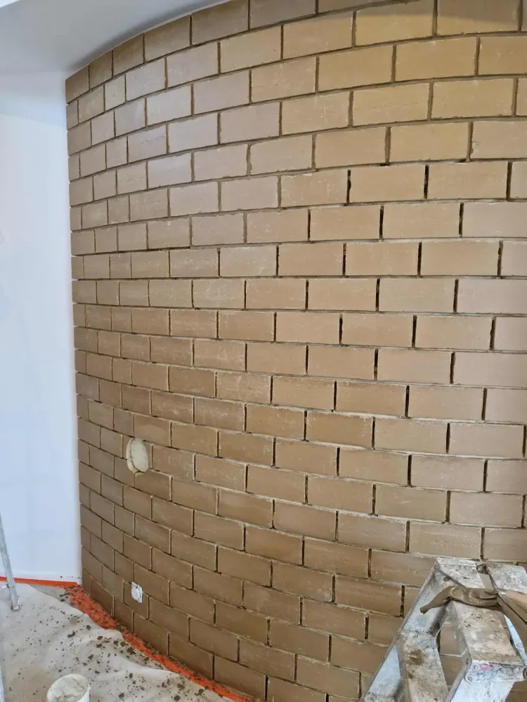 Enduit à la terre à Plougonven